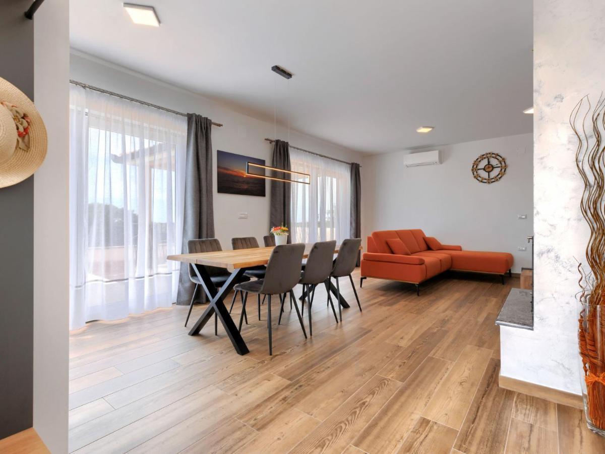 Holiday Home Villa Dora By Interhome Pula Exterior photo